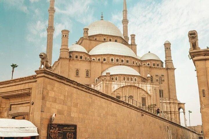 Giza Pyramids, The Egyptian Museum, Citadel and Khan Bazaar Tour.