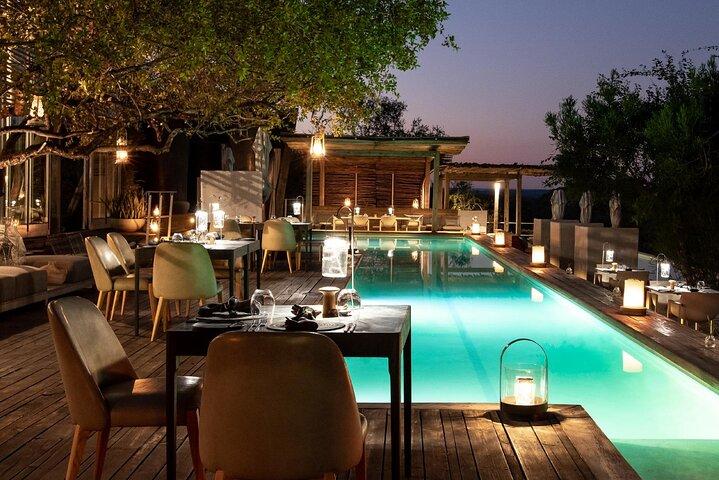 Nairobi Nightlife Cabaret Show with Dinner at Safari Park Hotel