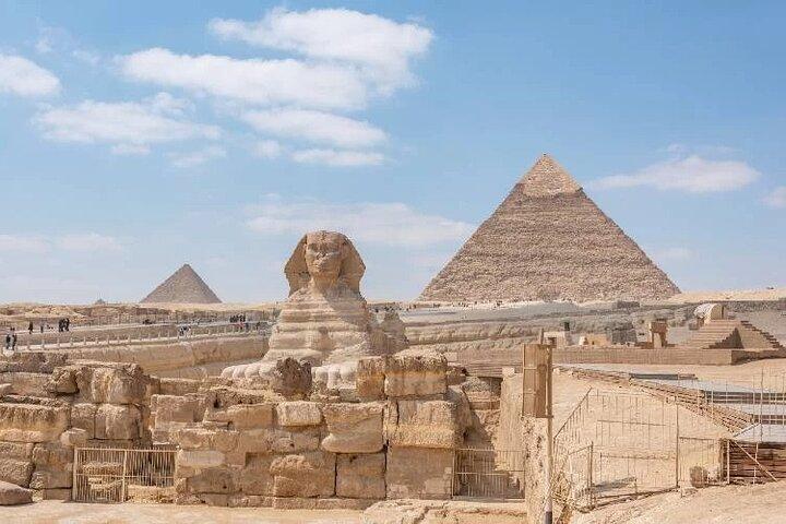 Giza Pyramids Tour With Lunch and Felucca Ride on the Nile