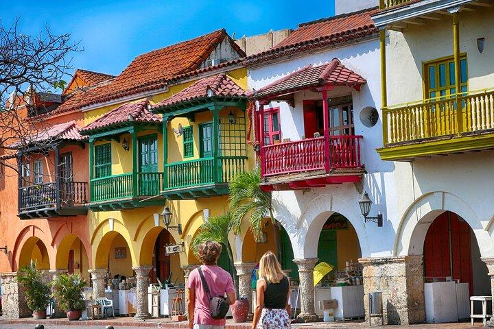 San Felipe Castle and Getsemani Walking Tour with tickets