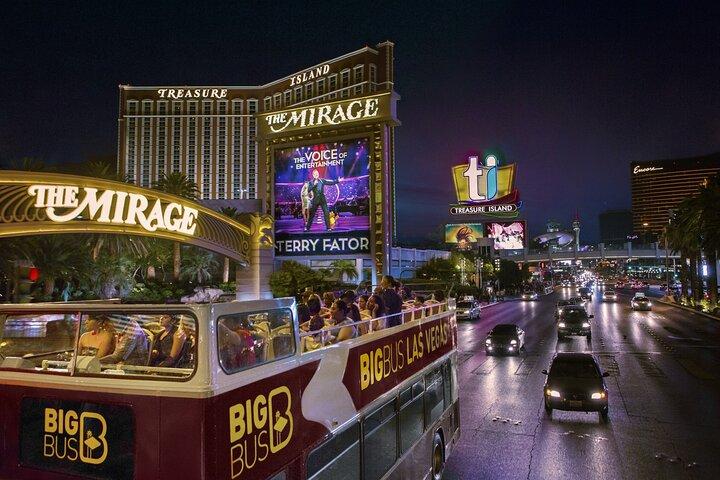 Las Vegas After Dark: 21+ Night Tour with Free Welcome Drink