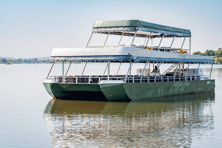 Zambezi Sunset Cruise – Wildlife, Drinks & Breathtaking Views