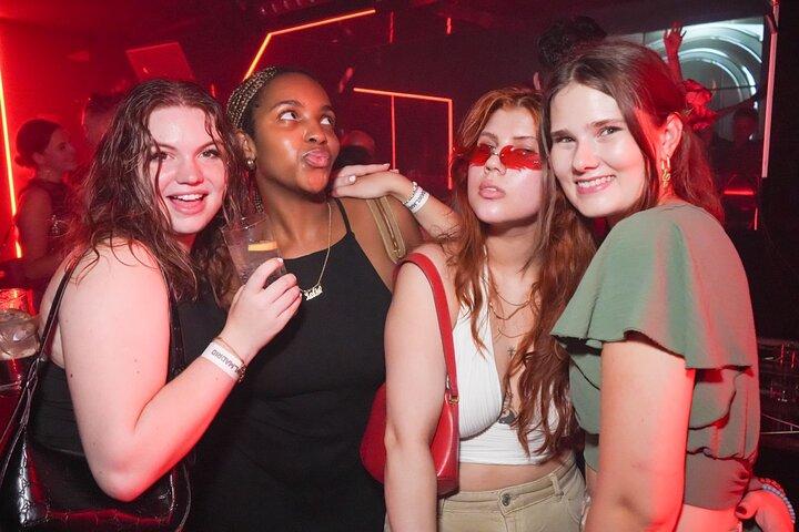 Miami Wynwood Pub Crawl: Complimentary Drinks & Club Entry