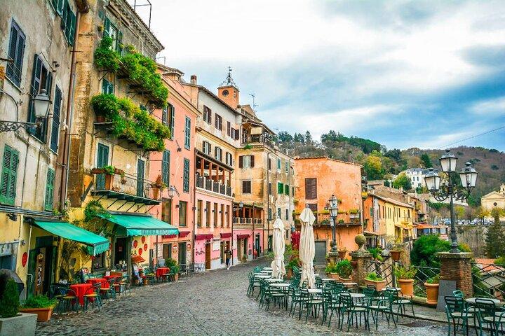 Private round trip from Rome to Castelli Romani and Lakes