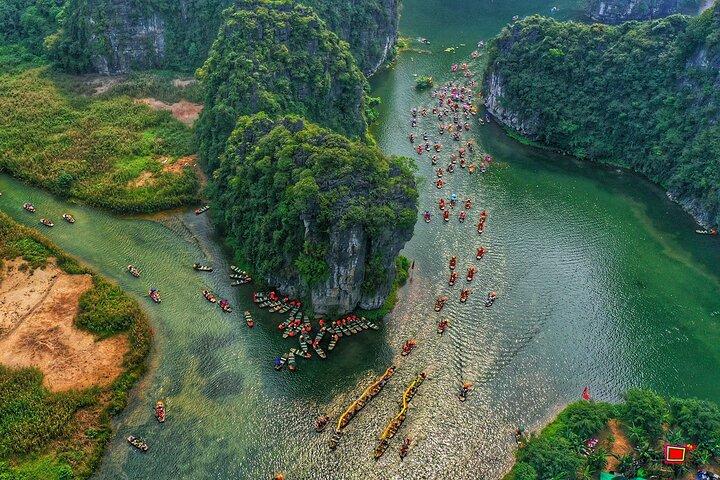 Guided Full Day Tour in Ninh Binh , HoaLu, Trang An, Mua Cave