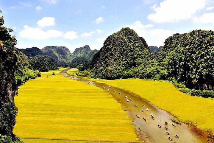 Guided Full Day Tour in Ninh Binh , HoaLu, Trang An, Mua Cave