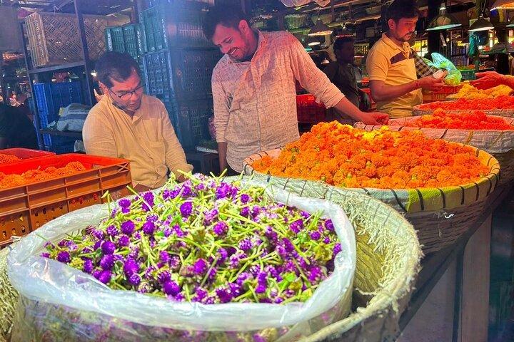 Mumbai Morning Market Tour of Flowers, Fish, and More