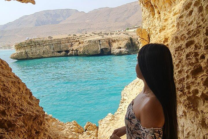 Romantic Cave & Coastal Beauty – Wadi Shab, Sinkhole & Fins Beach
