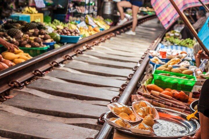 Half-Day Railway Market and Floating Market Tour in Thailand