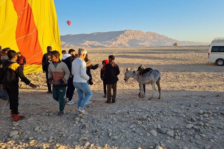 Hot Air Ballon Luxor Early Sunrise