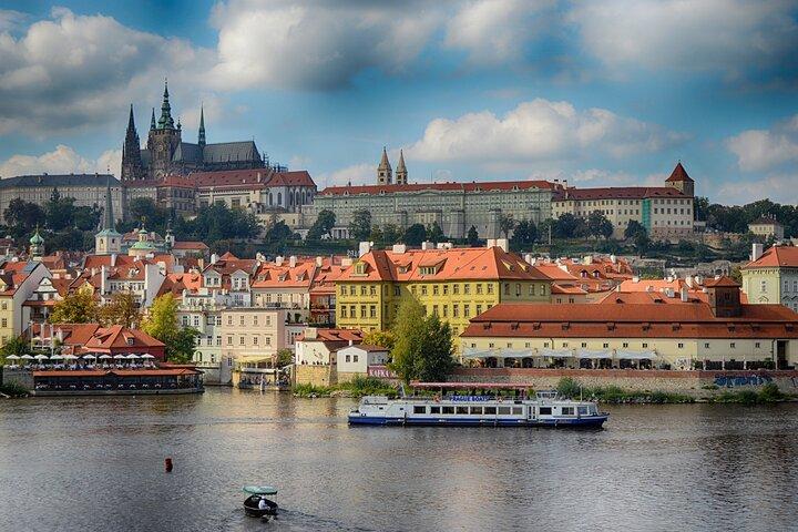 Prague Full-Day Guided Tour From Vienna with local guide