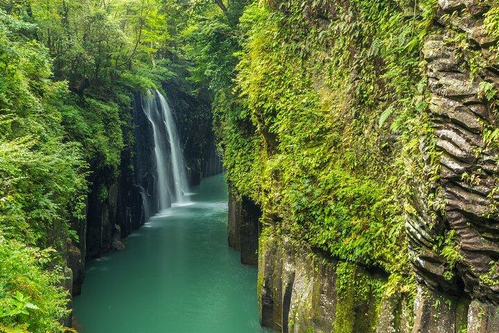 From Fukuoka: Miyazaki, Takachiho Gorge And Shrine Day Tour