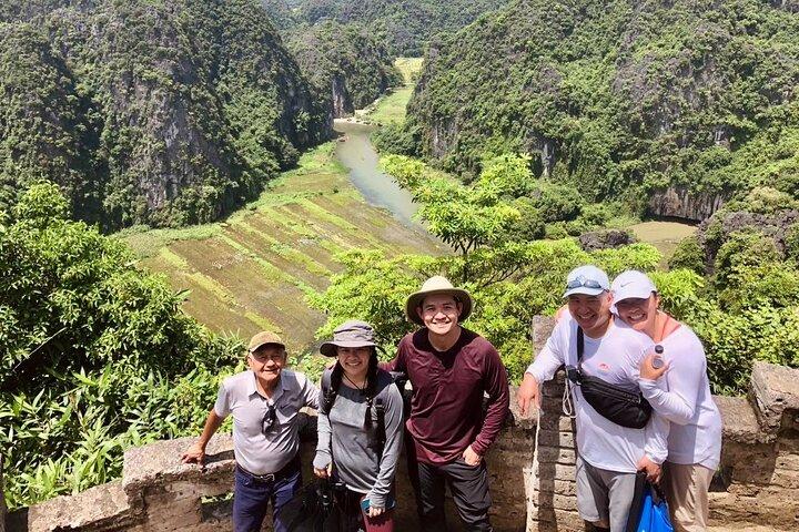 1 Day Luxury Tour in Hoa Lu, Trang An & Mua Cave Amazing View