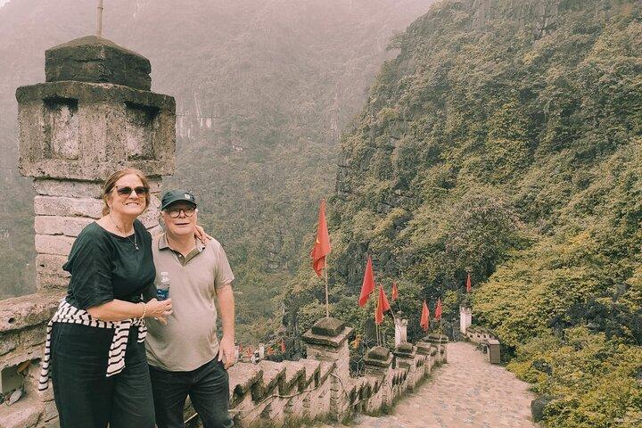 Ninh Binh Luxury Day Tour with Small Group of 9 Paxs