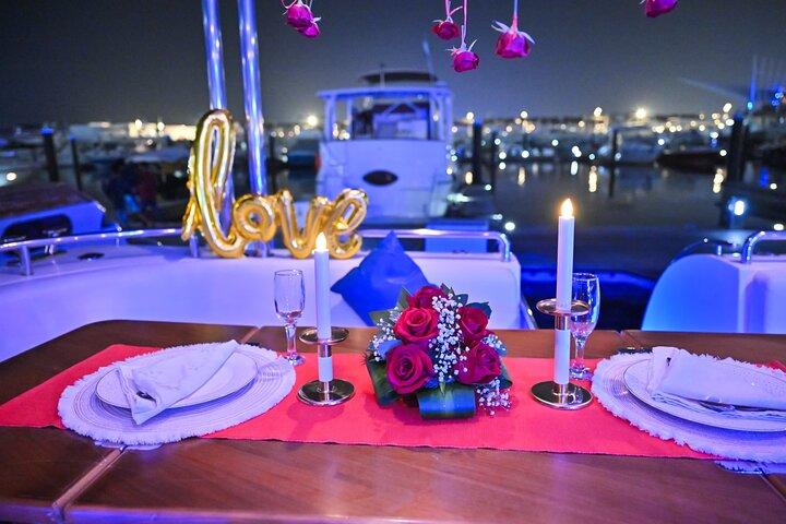 2 Hour Romantic Dinner on a Luxury Yacht in Dubai