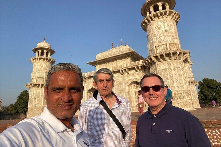 Taj Mahal, Agra Fort & Baby Taj Tour from Delhi by Car–Fast Entry