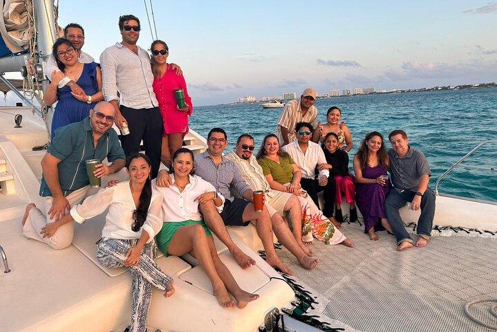 Isla Mujeres by catamaran with food