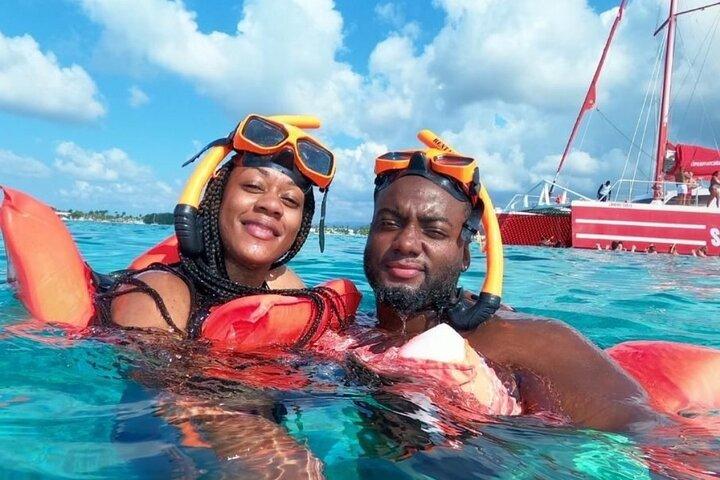 Snorkeling and Shopping in Montego Bay with Hotel pickup