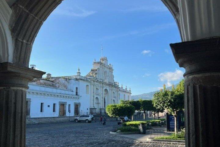 Private Transfer from La Aurora International Airport to Antigua