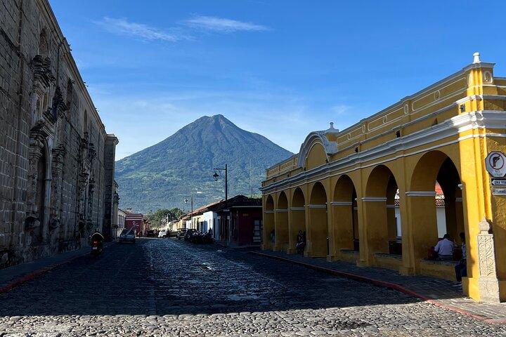 Private Transfer from La Aurora International Airport to Antigua
