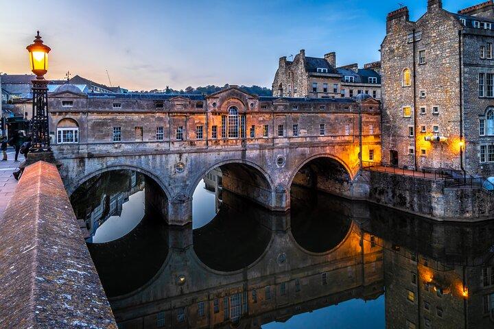 Private Chauffeured Tour to Windsor Stonehenge Bath from London