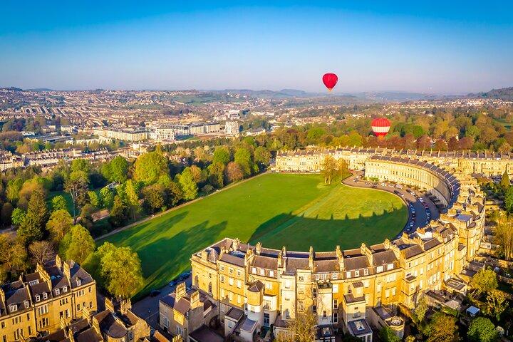 Private Chauffeured Tour to Windsor Stonehenge Bath from London