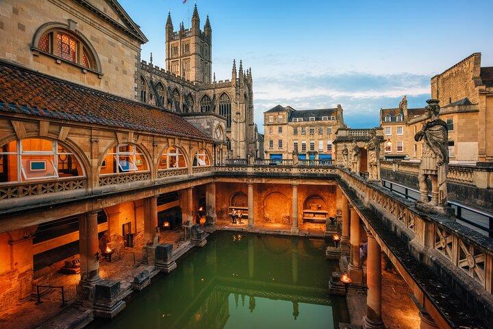 Private Chauffeured Tour to Windsor Stonehenge Bath from London