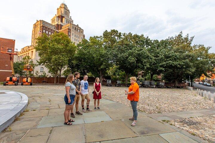 Philadelphia's Haunted History & Ghost Nighttime 1.5 Hour Tour