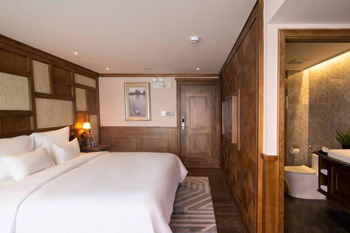 Boss Cruise Full Day Explore Halong Bay