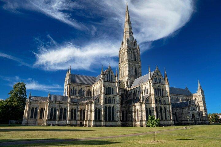 Southampton Private Cruise Transfer from London via Stonehenge.