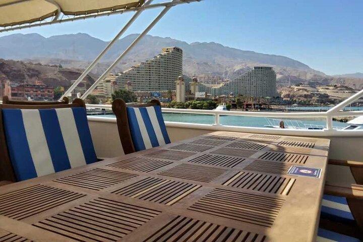 Ain Sohkna Day Tour on Yacht from Cairo