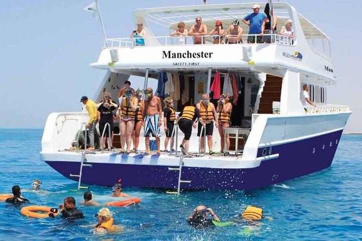 Luxury Private Yacht Day Tour to Ain Sokhna from Cairo
