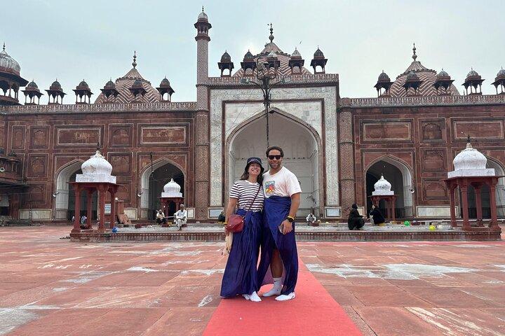 Agra: Street Food and Walk Tour with Spice Market by Tuk-Tuk