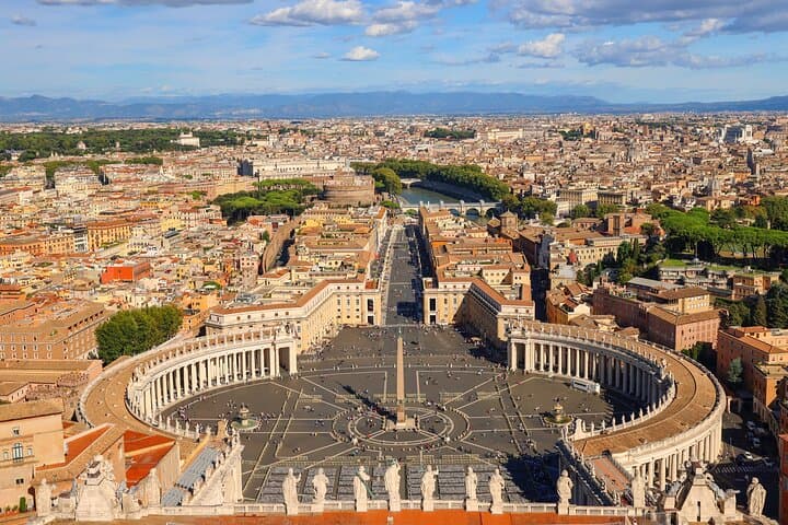 Rome: St. Peter’s Basilica, La Pietà & Papal Tombs Guided Tour