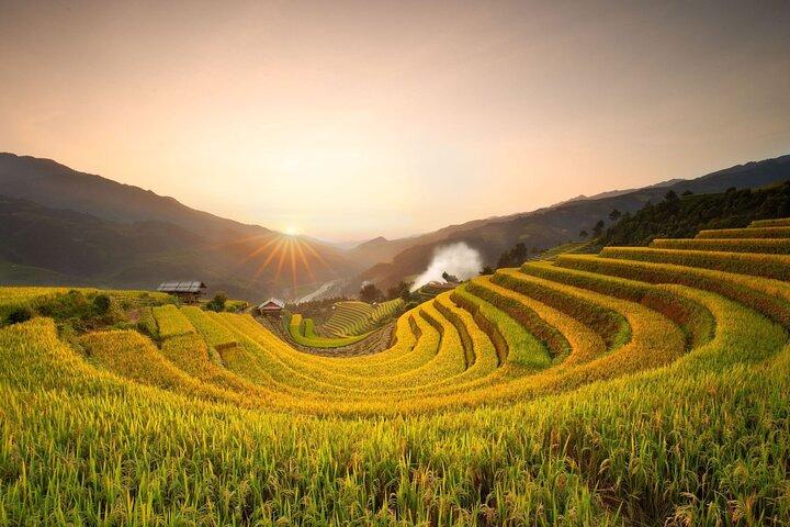 2-Day Motorbike Tour to Mu Cang Chai Loop from Sapa