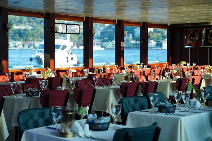 Luxurious Dinner Cruise in Istanbul Bosphorus