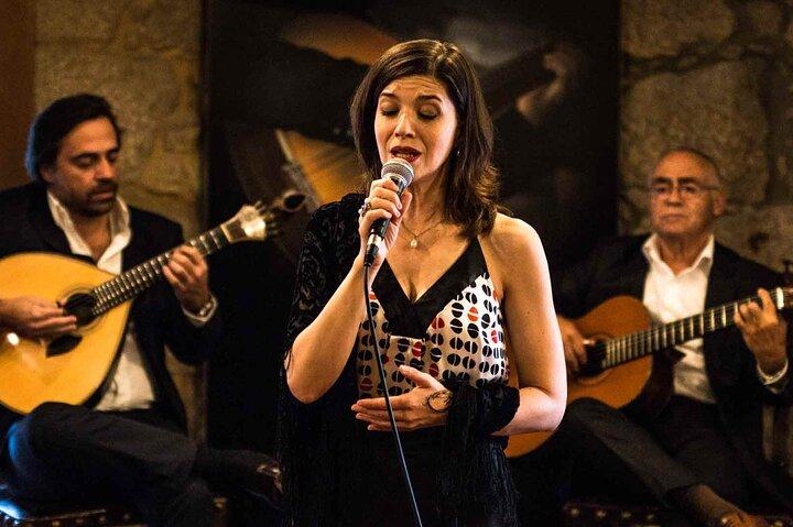 Porto: Cálem Cellar Tour, Live Fado Show and Wine Tasting
