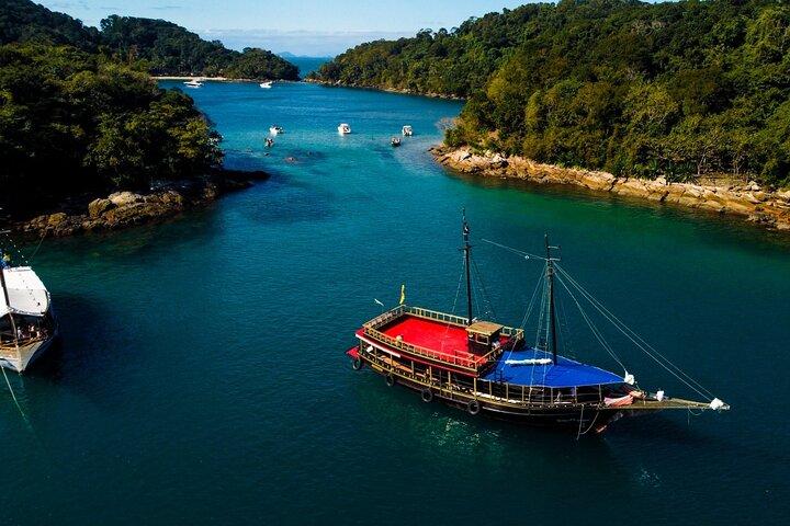 Pirate Cataraman Tour Angra dos Reis and Ilha Grande with Lunch