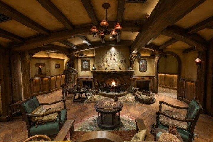 Hobbiton & Rotorua Small Group Tour from Auckland
