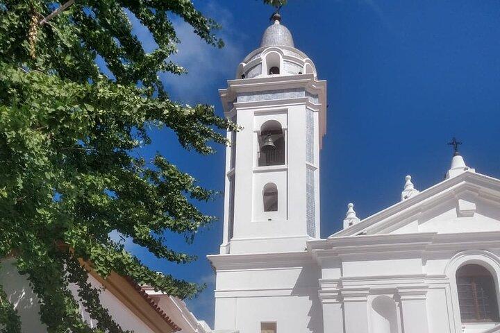 Private Recoleta Walking guided Tour with Cementery and Evita