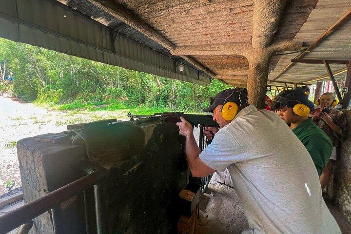 Cu Chi Tunnels Ben Duoc VIP Tour by Limousine with Lunch