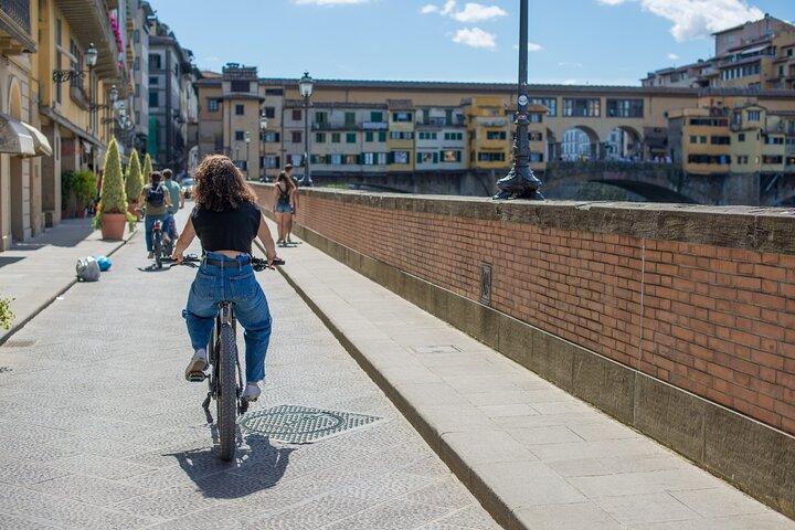 Private Electric Bike 2 hours Tour of Florence Hills with Gelato Tasting