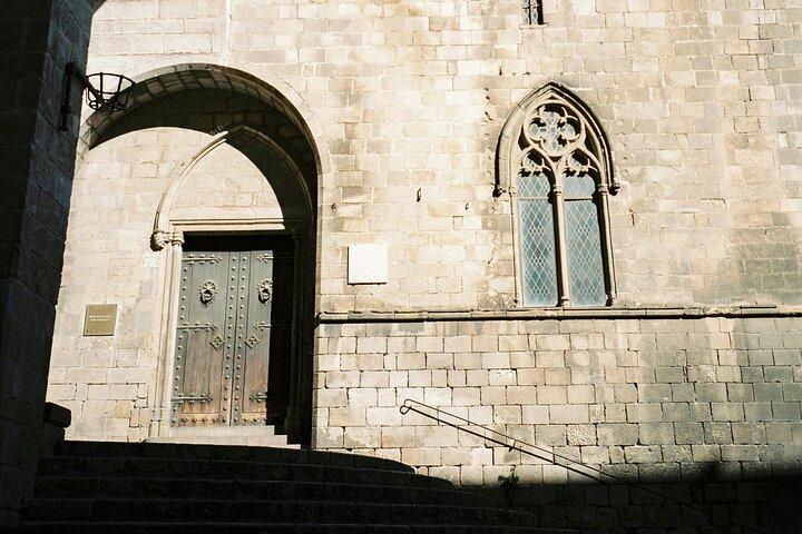 Barcelona Walking Tour of Gothic and Born District