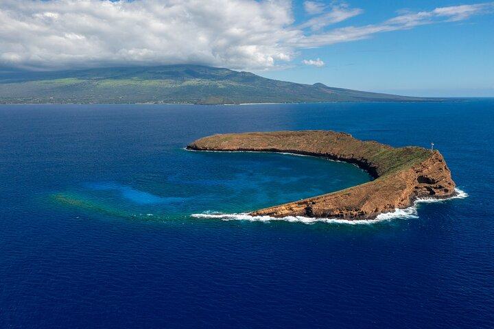 Maui: Molokini and Turtles Luxury Yacht Snorkel