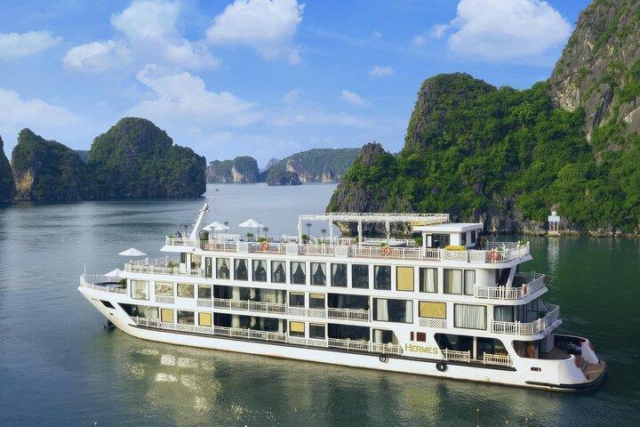 From Hanoi: 2-Day Halong Bay Escape on Hermes Luxury Cruise