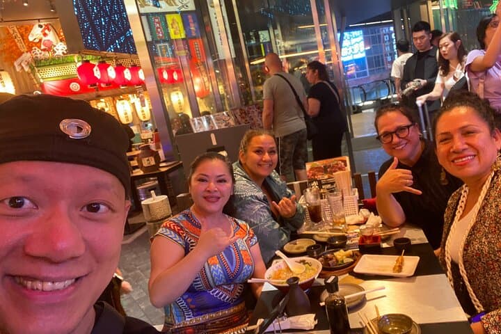 [Private]Shinjuku Golden Gai Bar Hopping w/ Japanese Local Guide