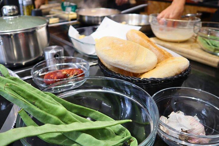 Lisbon: Portuguese street food cooking class with Drinks