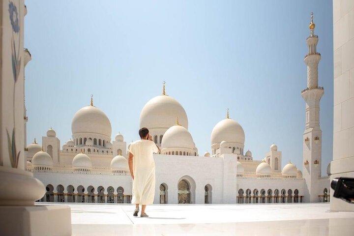 Abu Dhabi Full Day Private Tour with Grand Mosque & Palace Visit