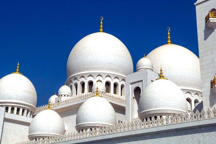 Sheikh Zayed Grand Mosque, Abu Dhabi Walking Tour with Audioguide