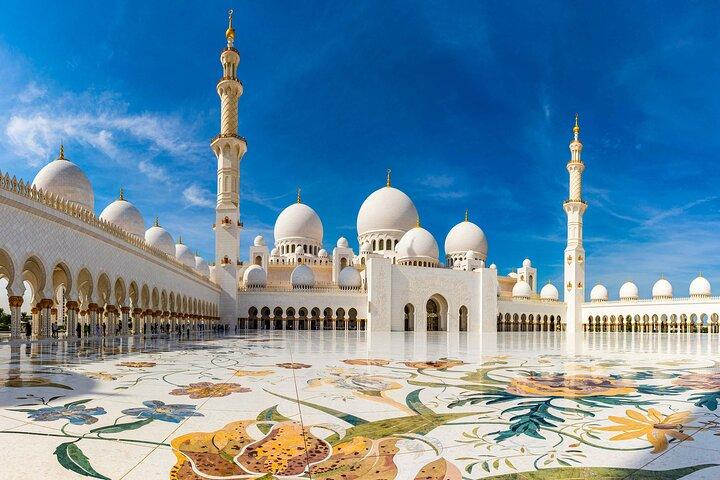 Sheikh Zayed Grand Mosque, Abu Dhabi Walking Tour with Audioguide